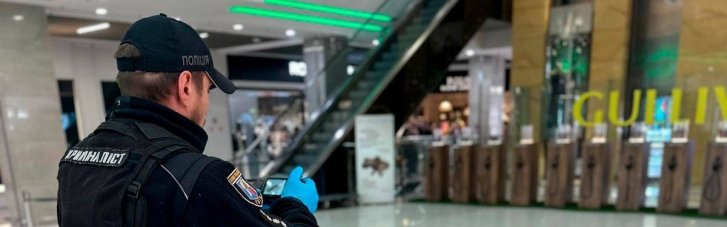 В одному зі столичних ТРЦ з 5 поверху впав відвідувач. Чоловік загинув