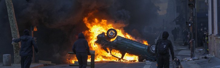 На тлі анонсованих протестів уряд Франції планує вивести на вулиці 70 тисяч поліціянтів
