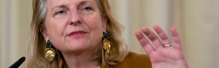 Ексглава МЗС Австрії, яка танцювала з Путіним, назвала співгромадян "гієнами"
