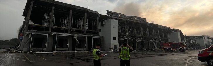 Россияне уничтожили сортировочный терминал Новой почты в Киеве. Погибли три человека