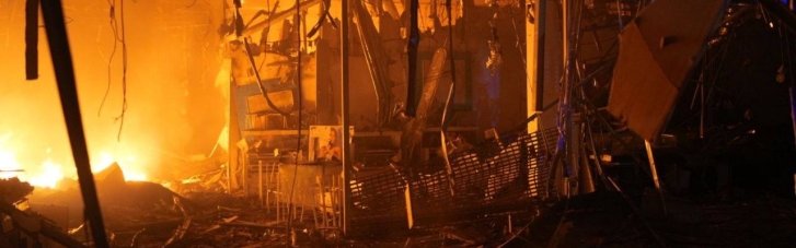 Вночі росіяни атакували ТРЦ у Запоріжжі: там спалахнула пожежа (ФОТО)