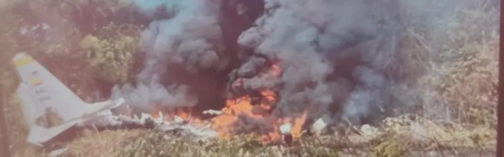 В Колумбии разбился военный самолет: на борту находились более 100 человек