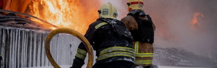 Российская армия дважды атаковала промзону в Сумах, под огнем оказались спасатели (ФОТО)