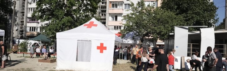 Во Львове полицейские продолжают работать на локациях атаки вражеских ракет (ФОТО)