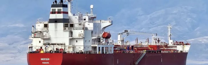 Вже третій: у морі вибухнув черговий танкер російського "тіньового флоту"