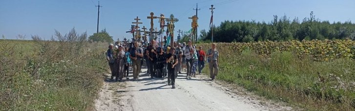 Суди, біженці і хресна хода. Скільки ще років знадобиться державі, щоб заборонити УПЦ