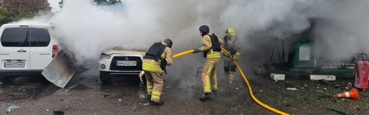 На Житомирщині від обстрілу спалахнула АЗС на трасі Київ — Чоп (ФОТО)