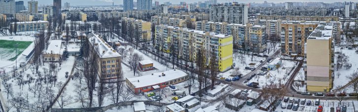 Погода в Україні 31 грудня: невеликий сніг, місцями сильний вітер (КАРТА)