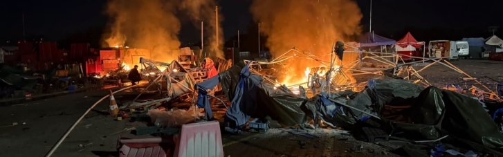 Ворог вгатив у ринок "Столичний": палає павільйон, є загиблі та поранені