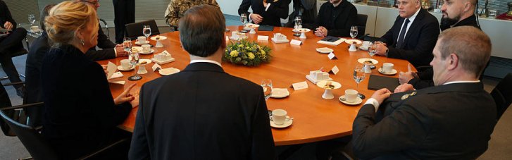 В Германии подготовили два документа по безопасности, на которых должно базироваться мирное соглашение, — NYT