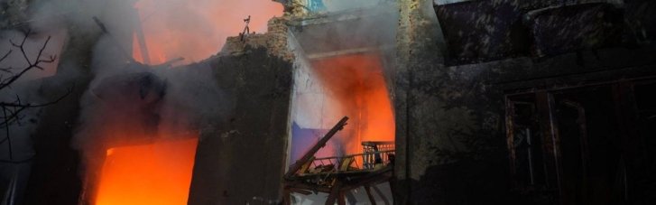 От удара по Запорожью пострадали 6 человек, побиты дома и больница (ФОТО)
