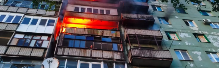 На Донеччині ворожі дрони поцілили в 9-поверхівку і дві АЗС (ФОТО)