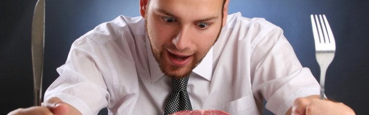 Употребление сырого мяса: специалисты предупредили об опасности