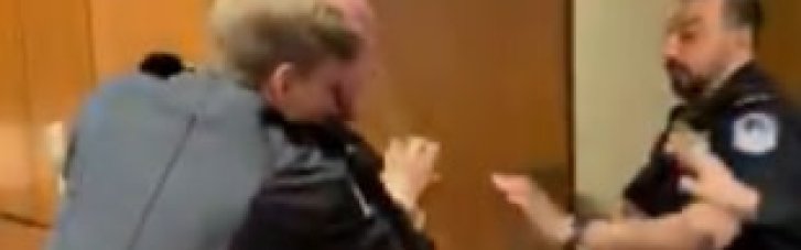 В Конгрессе США вытолкали ветерана морской пехоты: кричал "никто не хочет воевать за Израиль"