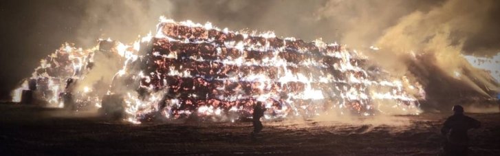 Окупанти минулої доби обстріляли Чернігівщину. Горіло сільгосппідприємство, уражено промисловий об'єкт