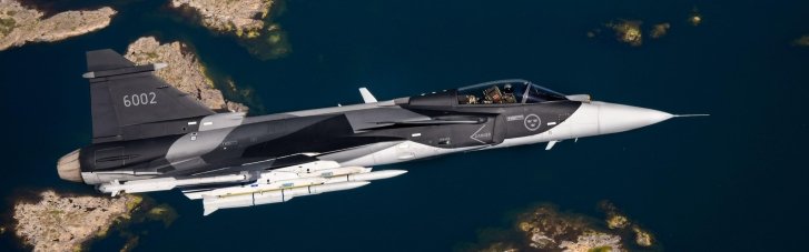 Украинские пилоты уже осваивают шведские истребители Gripen