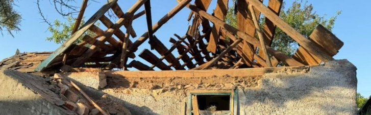 В результате удара по пригороду Харькова погибла женщина, пострадали 7-летний ребенок с родителями