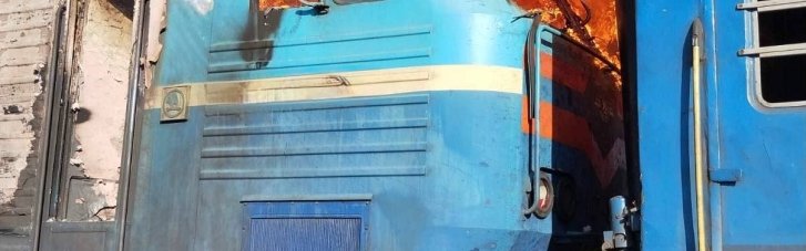 На Запорожье враг снова попал в пассажирский поезд, раненая проводница