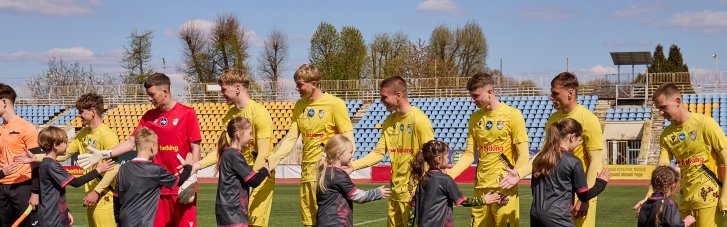 "День із командою Королів" 2026: в Ужгороді стартував новий сезон благодійних матчів від Betking Foundation та Павла Журила