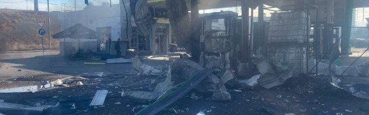В ДСНС оприлюднили наслідки ударів по АЗС в Києві (ФОТО)