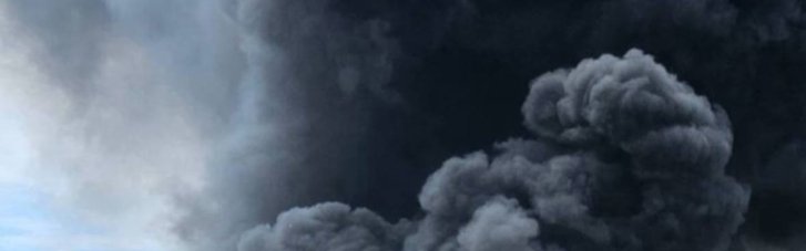 Запорожье снова под атакой: враг ударил по стоянке