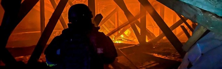 Российские дроны ночью атаковали админздание на Харьковщине, вспыхнул пожар (ФОТО)