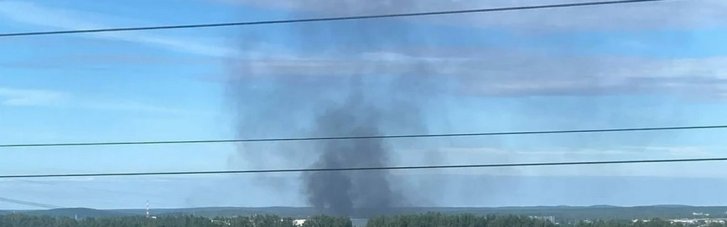 Дрони атакували російський Єкатеринбург: вирує пожежа на території складу Wildberries (ФОТО)