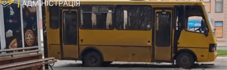 Рашисты ударили по маршрутке в Херсоне: По меньшей мере, 7 человек пострадали