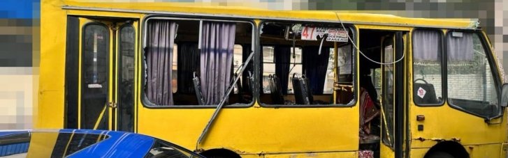 "Жестокое сафари": Зеленский отреагировал на удар РФ по маршрутке в Херсоне