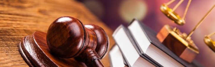 Суд отправил под домашний арест школьницу, которая напала с ножом на одноклассницу в Тернополе
