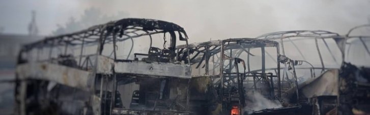 РФ ударила по транспортному предприятию в Одессе. Выгорело несколько автобусов, есть раненые