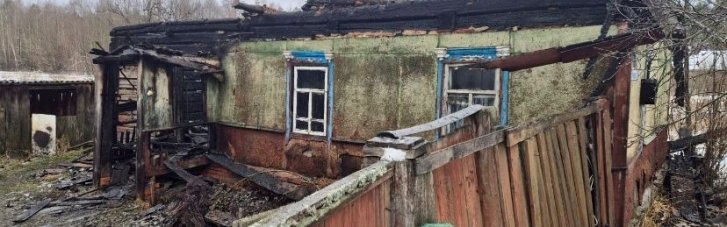 На Чернігівщині через обстріли понівечені будинки, поранено жінку