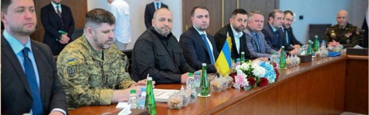 В Абу-Даби начался второй день переговоров между Украиной, США и РФ