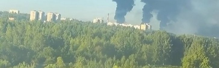 Сили оборони вдарили по двох російських НПЗ і військові катерах у Чорному морі, — Зеленський