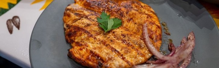 Не тільки шоколад: названо 8 продуктів, які допомагають покращити настрій