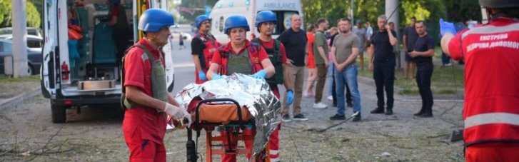 У Запоріжжі КАБи вдарили по житловому кварталу: є руйнування та загиблі, понад 30 поранених