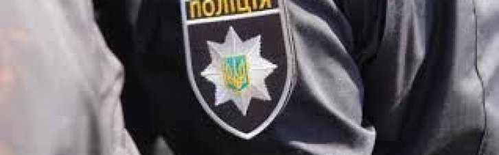 "Белые ангелы" вывезли пожилых супругов из обстреливаемого села на Сумщине