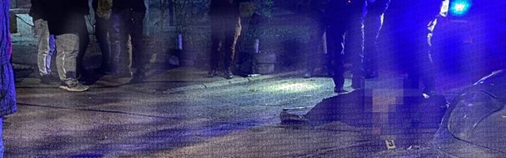 В Одессе посреди улицы застрелили мужчину (ФОТО)