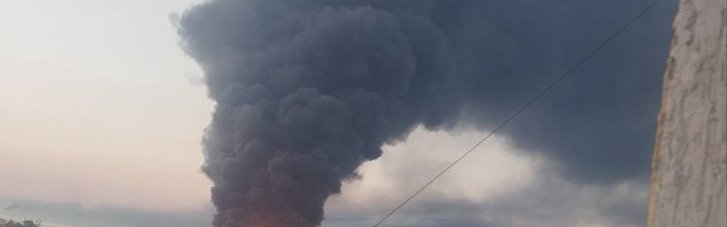 Вночі наші далекобійні санкції застосовувались по воєнній логістиці, нафтовій галузі та протиповітряній обороні окупантів, — Зеленський