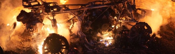 У Запоріжжі через російську атаку загинула продавчиня кіоску, спалахнула автостоянка (ФОТО, ВІДЕО)