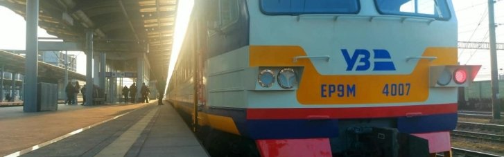 В Києві запускають додаткові човникові шатли між правим та лівим берегами (РОЗКЛАД)