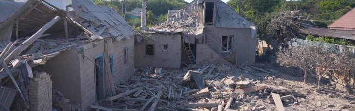 Росіяни двічі вдарили по Запоріжжю: відомо про загиблу та 18 постраждалих, пошкоджені оселі та склади (ФОТО)