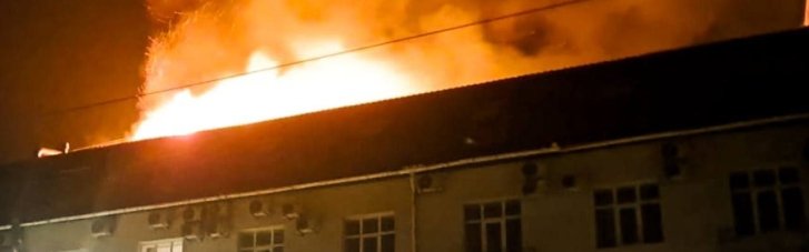Россияне ударили по гостинице в центре Сум. А потом ударили повторно