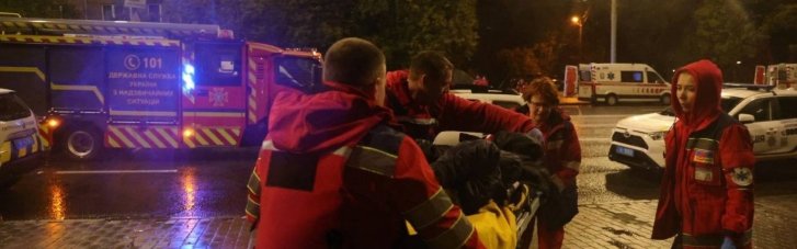 Росіяни масовано атакували Київ: постраждали 9 людей, частина міста без світла (ФОТО, ВІДЕО)
