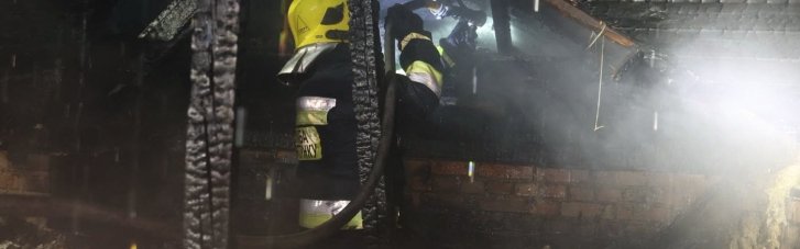 Рівне вночі пережило кілька хвиль повітряних атак: спалахнули пожежі, пошкоджені оселі (ФОТО)