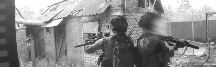 Спецназовцы показали, как зачищают врага в Донецкой области (ВИДЕО)