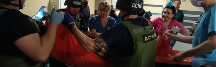 Російські обстріли поранили 8 людей на Дніпропетровщині, пошкоджені оселі та ліцей (ФОТО)