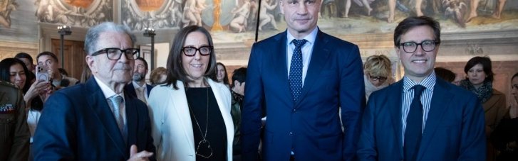 Кличко получил от власти Флоренции ключ как символ почетного гражданства: "Это награда для всех украинцев"