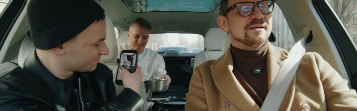 Евгений Клопотенко готовил блины прямо в авто в новом выпуске "Труба зовет 2.0"