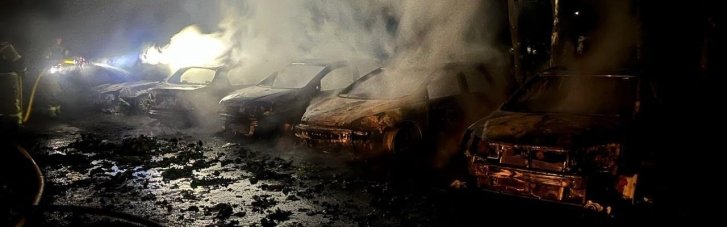 РФ ударила баллистикой по Киеву: в двух районах возникли пожары, пострадали интернат и автомобили (ФОТО)